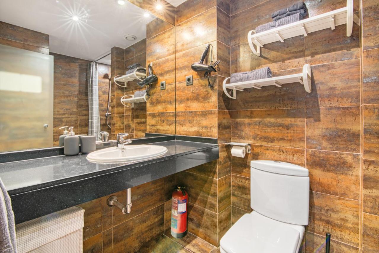 Cozy Penthouse, 20 Min To Downtown, Alcala Norte Madrid Exterior photo